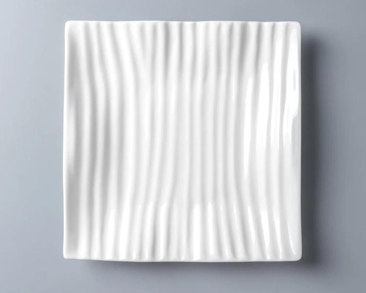 The embossed striped Dinner Plate
