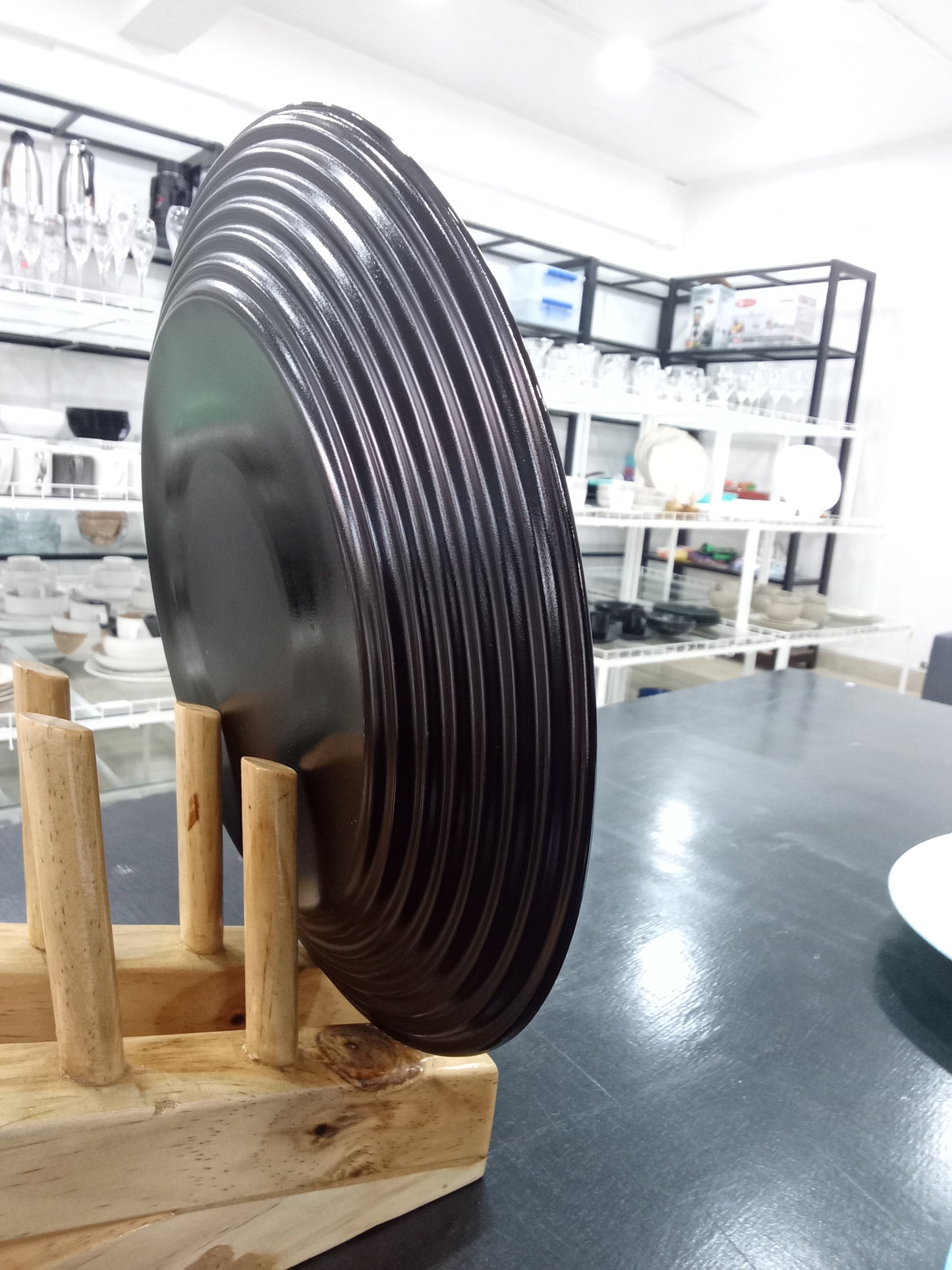 Luminarc Plate 27 cm black( Temp Essence). Isahani ya Luminirake, Umukara