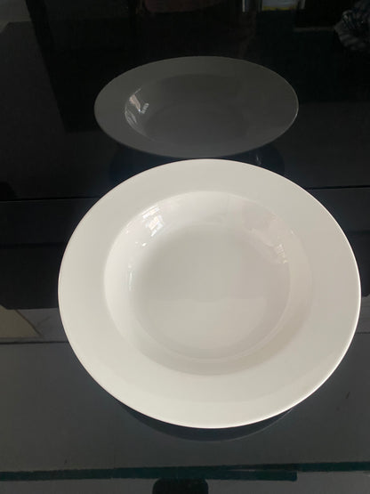 Classic White Ceramic Plate Set – Timeless Elegance for Every Occasion