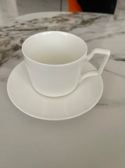 6 Tea Cup Set and Saucers