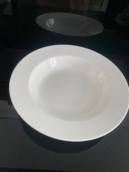 Classic White Ceramic Plate Set – Timeless Elegance for Every Occasion