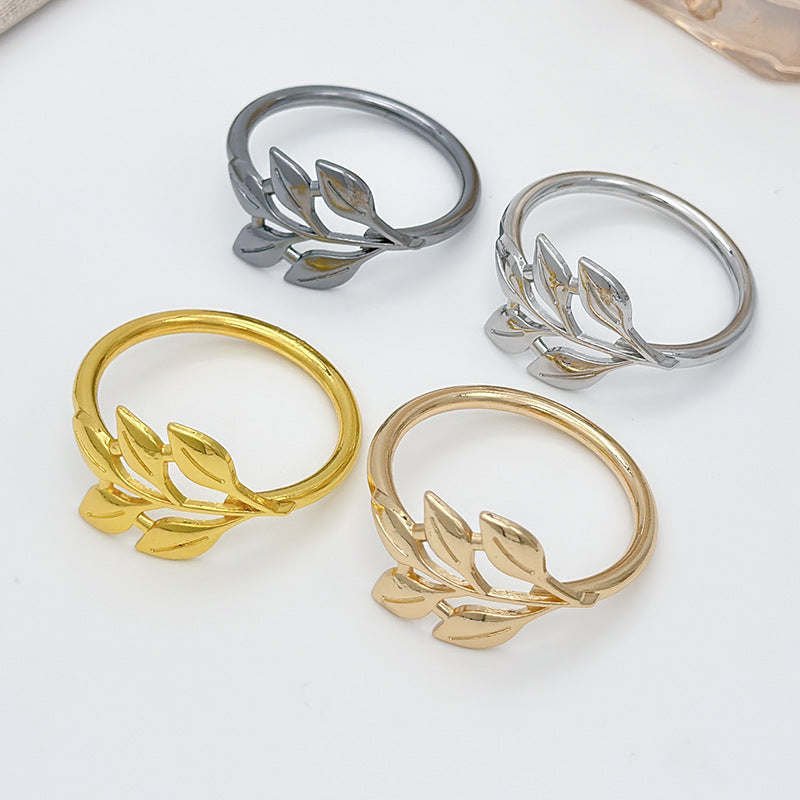 Elegant Electroplated Alloy Maple Leaf Napkin Ring for Dinner Parties