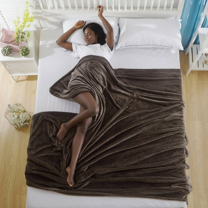 Ultra-Soft Coral Flannel Summer Blanket - Versatile Sofa & Office Nap Throw
