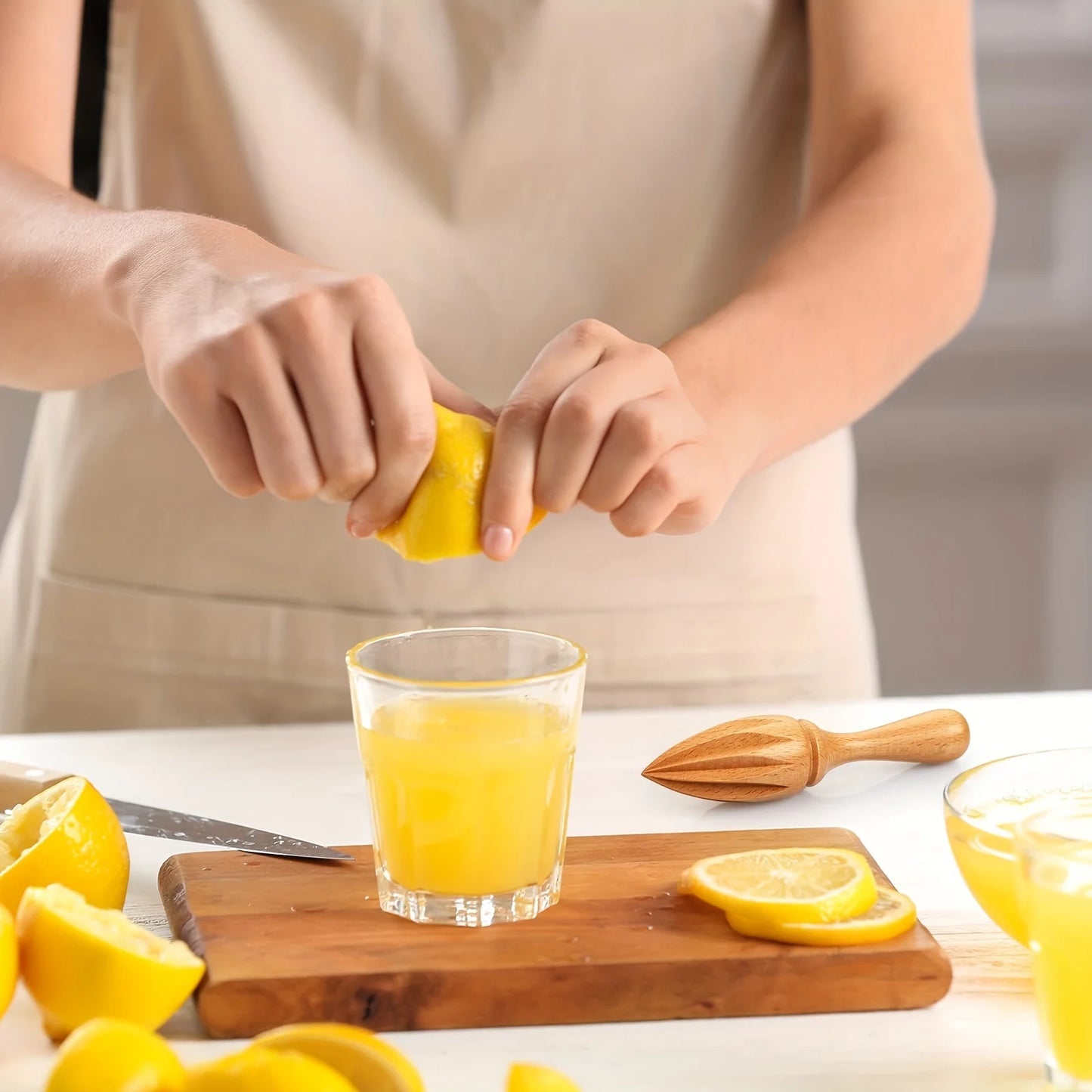 Efficient Wooden Manual Lemon Juicer - Portable Handheld Citrus Press Tool